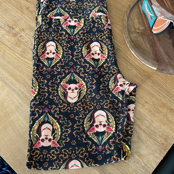 OS LuLaRoe Chihuahua Themed Leggings - Picture 2 of 4